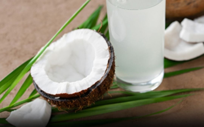 Des médecins révèlent : boire de l’eau de coco pourrait provoquer…