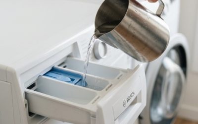 Dites adieu aux plis sur vos vêtements grâce à cette astuce, vous ne repasserez plus jamais !