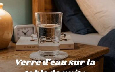 Pourquoi mettre un verre d’eau sur sa table de nuit n’est pas forcément une bonne idée